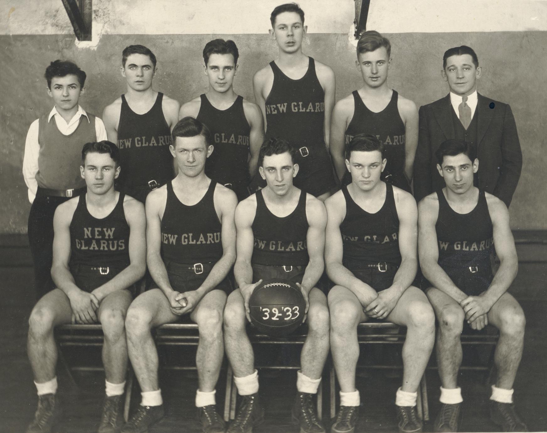 ‎New Glarus High School boys' basketball team, 193233 UWDC UWMadison Libraries
