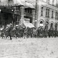 Conscripts leaving for Columbus barracks
