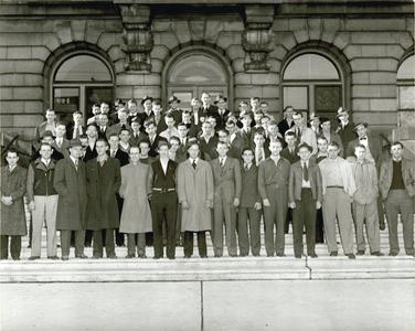Manitowoc County draftees at Manitowoc County Courthouse