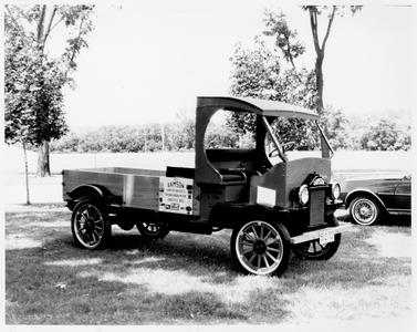 Samson Tractor Company truck made in Janesville, 1922