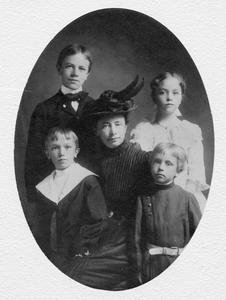 Family portrait with mother and siblings Marie, Frederic and Carl, ca. 1901 (Aldo about age 14)