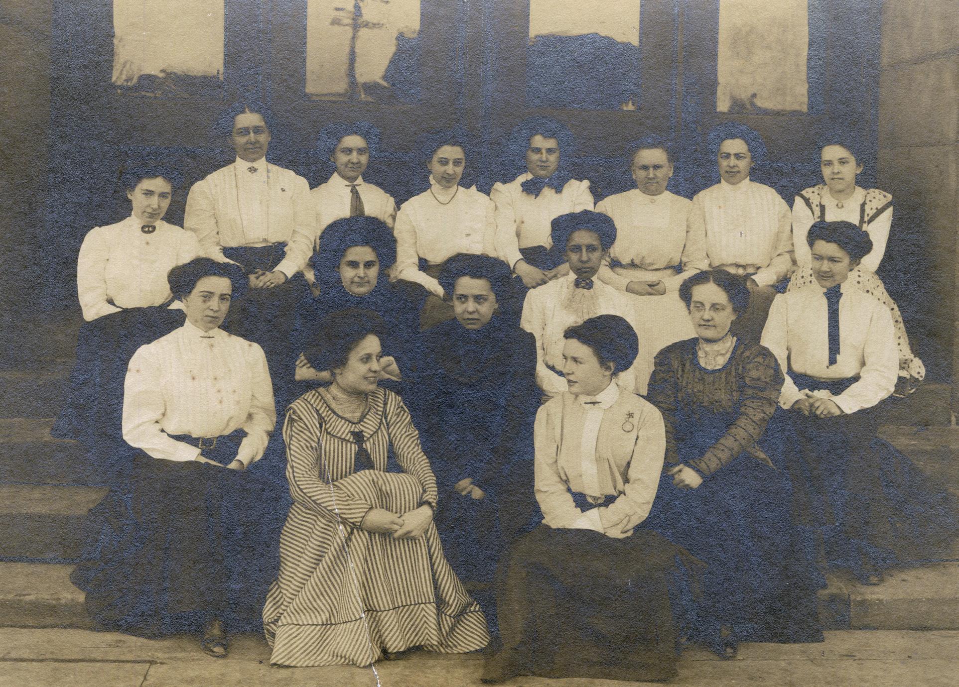 ‎Students from class of 1910 on steps of Normal School - UWDC - UW ...