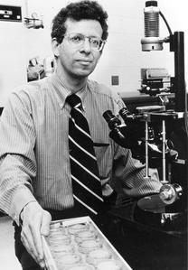 Howard Temin in the lab