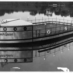 "Silver Queen" passenger boat on the Rock River