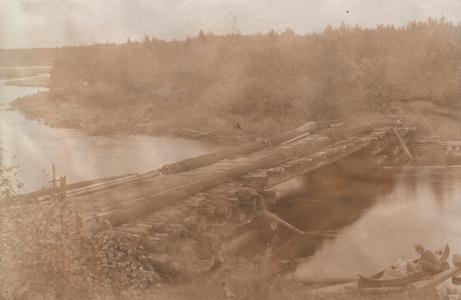 Log bridge on the Manitowash River