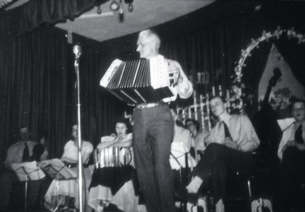 Irving DeWitz plays concertina solo