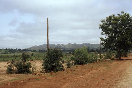 Dirt road in Jos