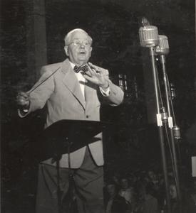 Edgar "Pop" Gordon conducting