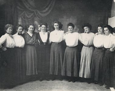 Students at River Falls Normal School, 1911