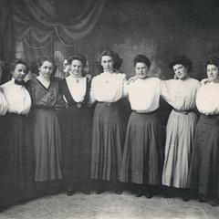 Students at River Falls Normal School, 1911