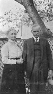 Sarah Frances Short and Linnaeus Hand 50th Anniversary photo, 1916
