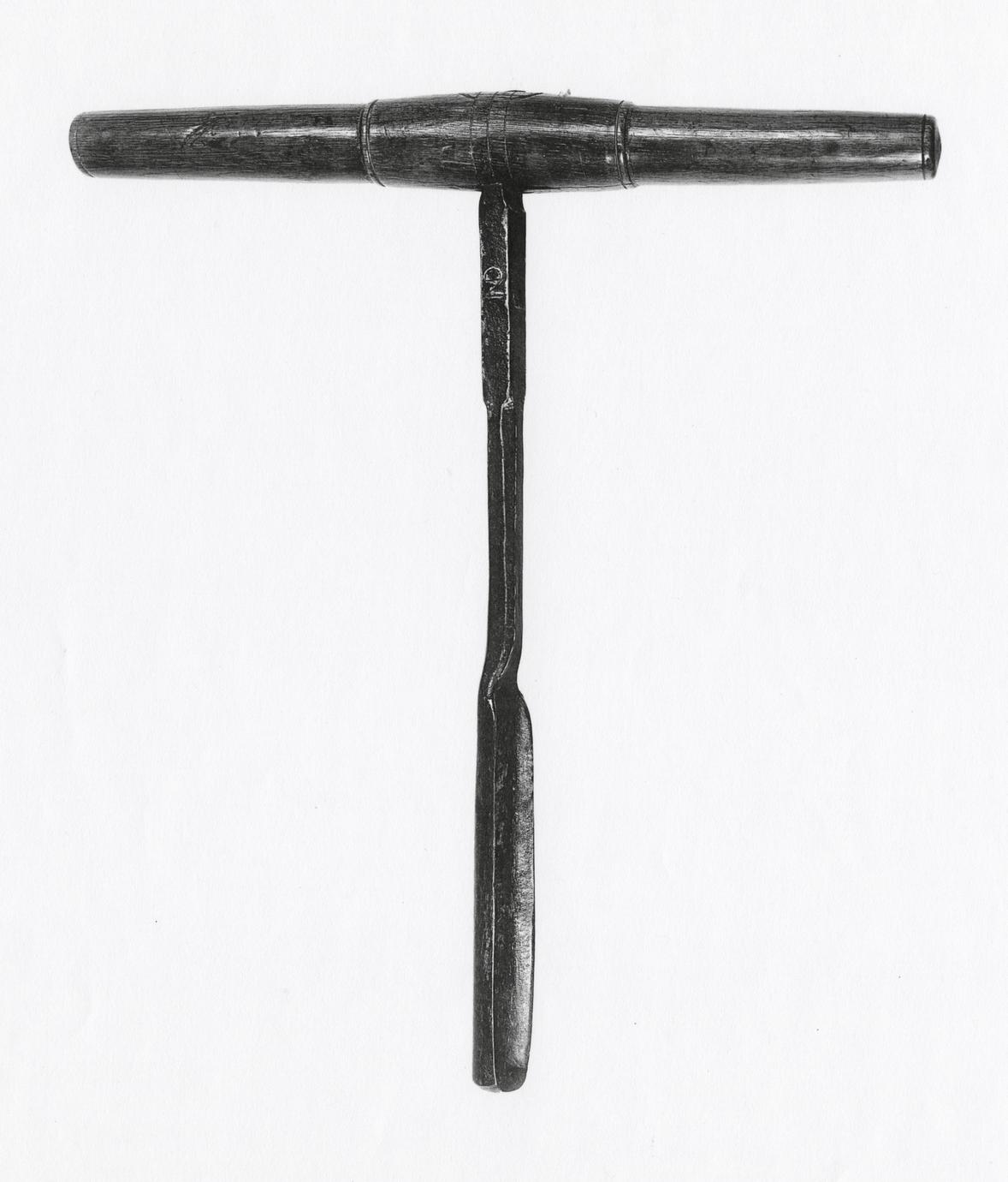 Black and white image of an auger