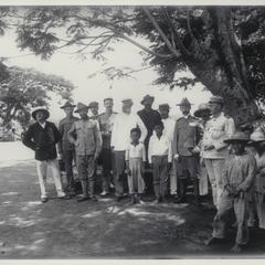U.S. military personnel and Filipino children, Caragara, 1901