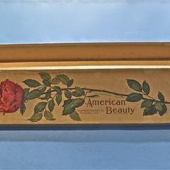 "American Beauty" corset box