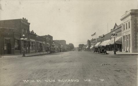 Main Street in New Richmond, facing south