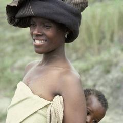 People of South Africa : Xhosa mother and child