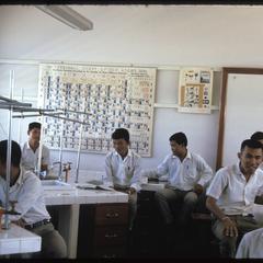 Fa Ngum school : chemistry class