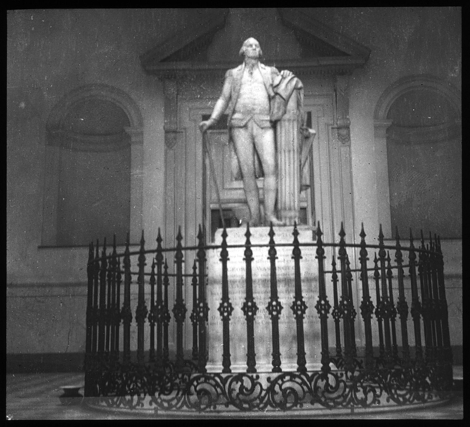 Statue of G. Washington
