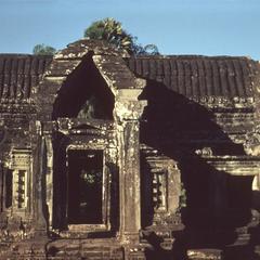 Angkor Wat : library