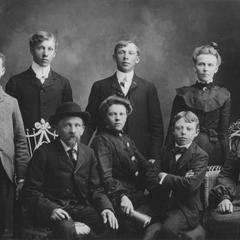 Family portrait of the Jacob Naidl, Sr. family