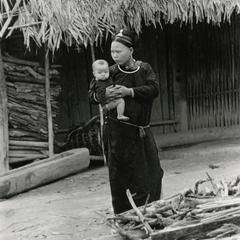 Lanten woman with infant in Houa Khong Province