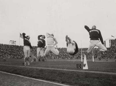 Early UW cheerleaders at football game