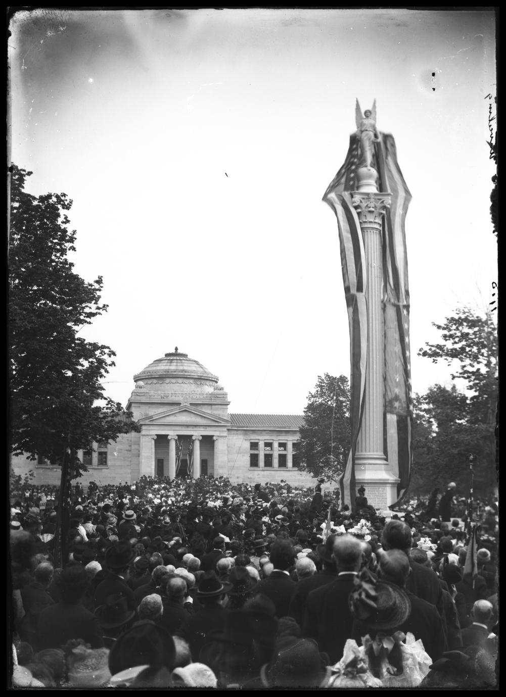 Unveiling Monument, Library Park