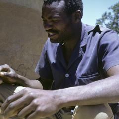 Southern African storyteller : Mr. Ndlovu, a Ndebele father, performs