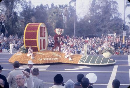 Wisconsin float in Rose Bowl Parade