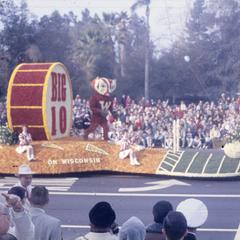 Wisconsin float in Rose Bowl Parade