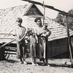 A White Hmong family in Houa Khong Province