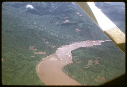 Huayxay : going to Xayabury, with Mekong River