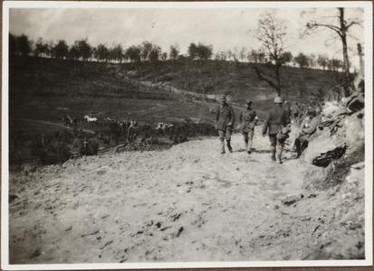 Bei Verdun i. Sommer 1916 Die Brüleschlucht 10 Minuten hinter Fort Duaumont
