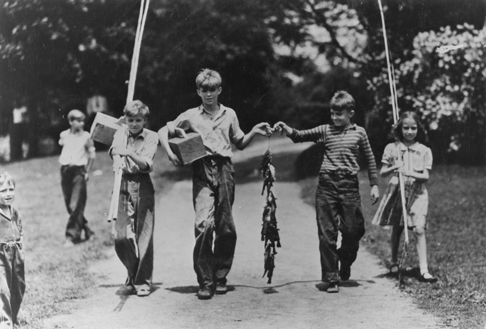 Kids fishing in Milwaukee