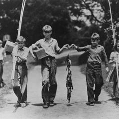 Kids fishing in Milwaukee