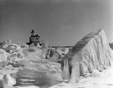 An icy picture of the South Pier Lighthouse