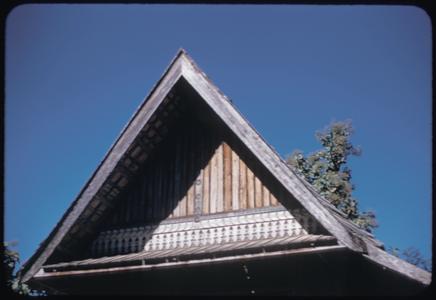 Phetsarath trip : bonzes' quarters--roof detail