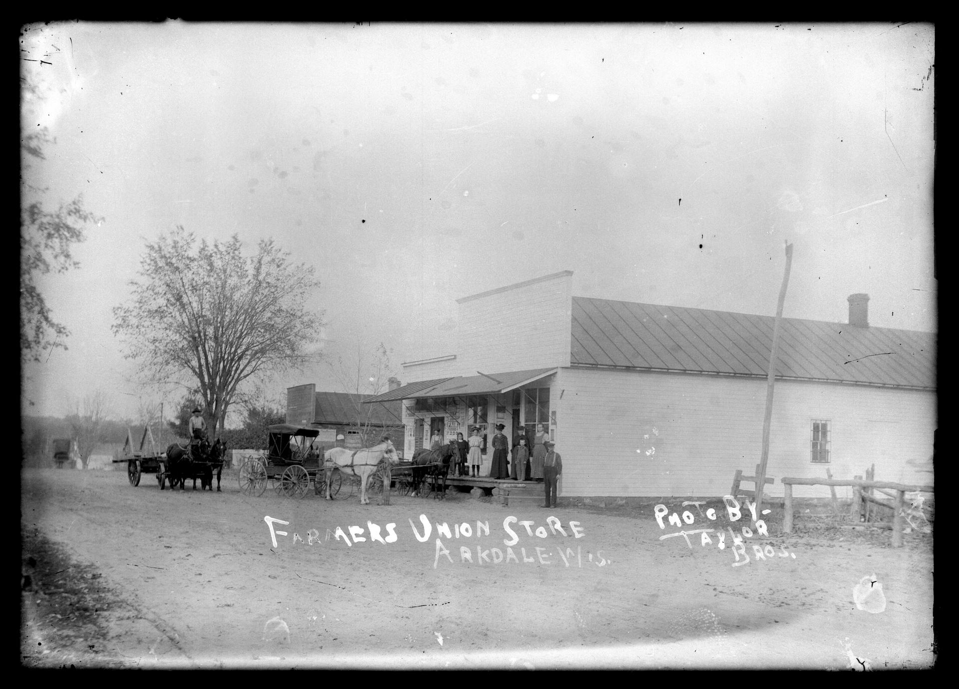 ‎Farmers Union Store. Arkdale, Wis. UWDC UWMadison Libraries