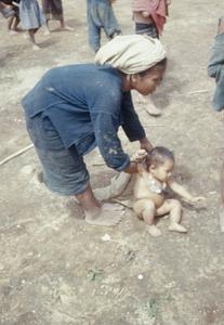 Ethnic Khmu' woman and child